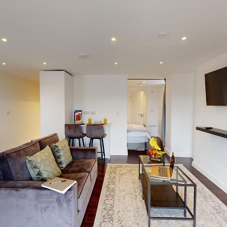 Stylish Apartment W/ Private Garden - Dog Friendly Ньюпорт Экстерьер фото