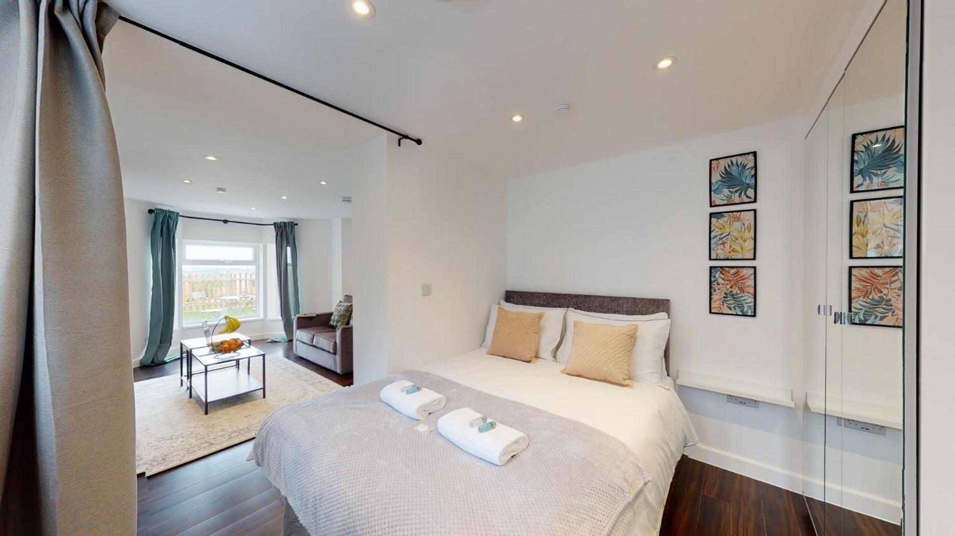 Stylish Apartment W/ Private Garden - Dog Friendly Ньюпорт Экстерьер фото