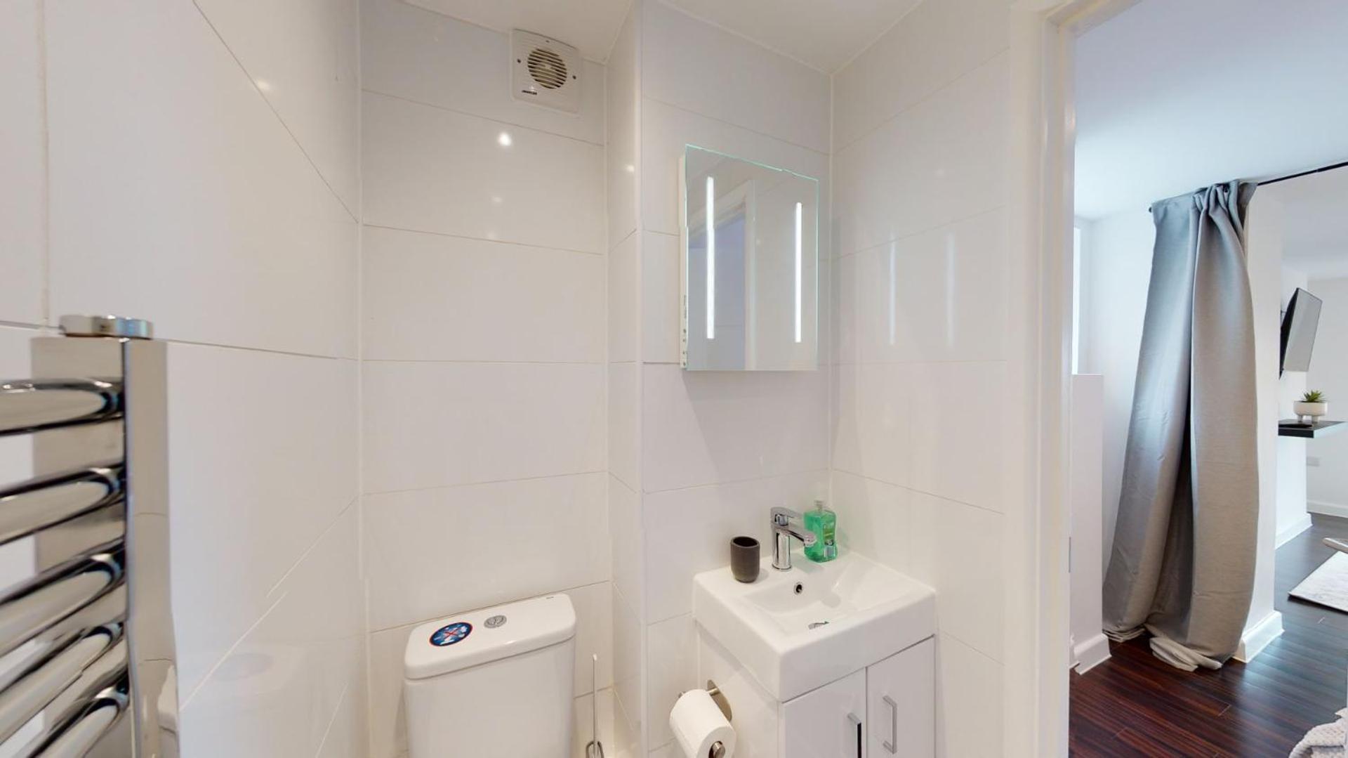 Stylish Apartment W/ Private Garden - Dog Friendly Ньюпорт Экстерьер фото